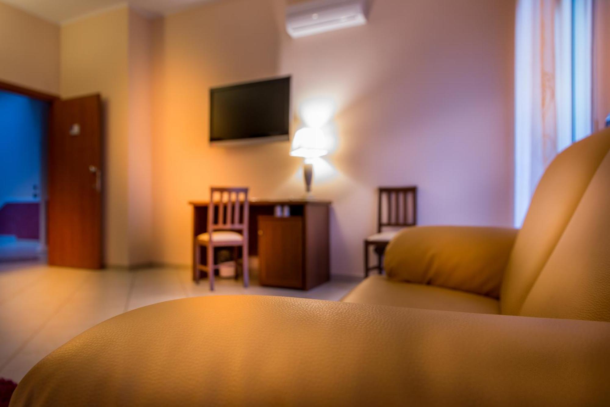 Deluxe Family Room